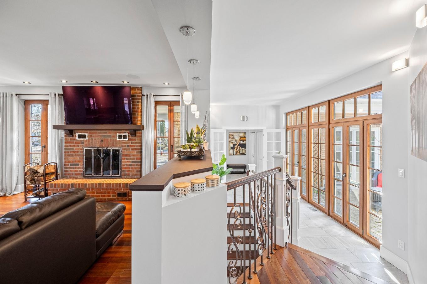 Passageway - 175 Boul. De L'Assomption, Repentigny (Repentigny), QC - Indoor With Fireplace