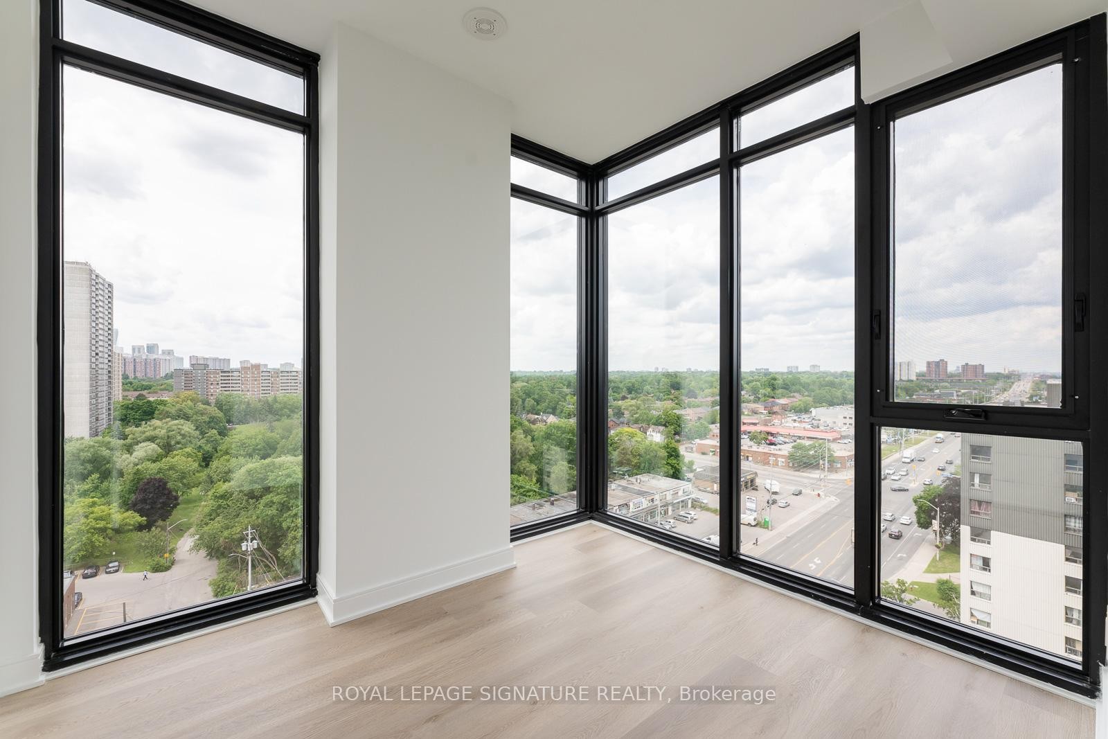 1204-86 Dundas Street E, Mississauga, ON - Indoor Photo Showing Other Room