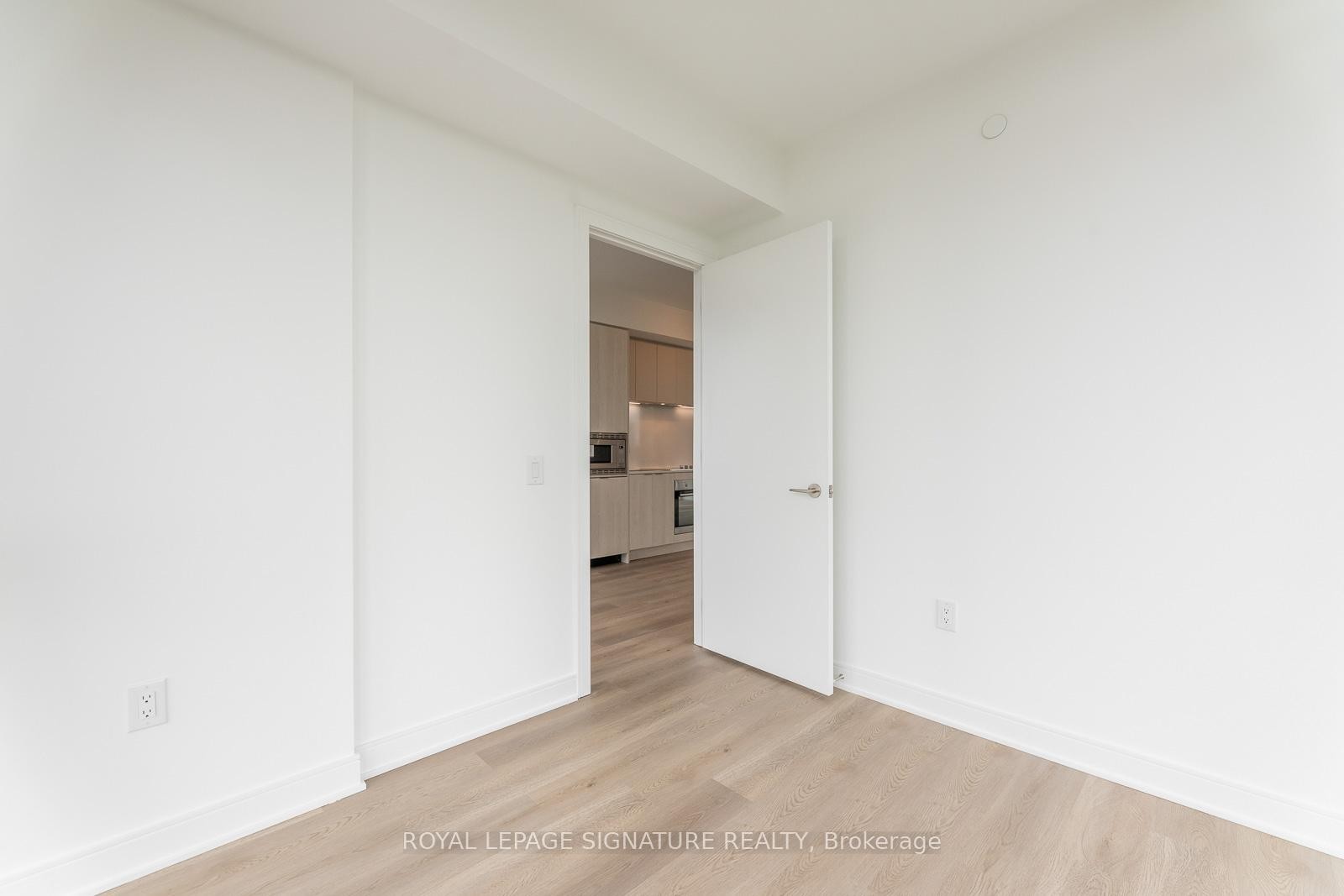 1204-86 Dundas Street E, Mississauga, ON - Indoor Photo Showing Other Room