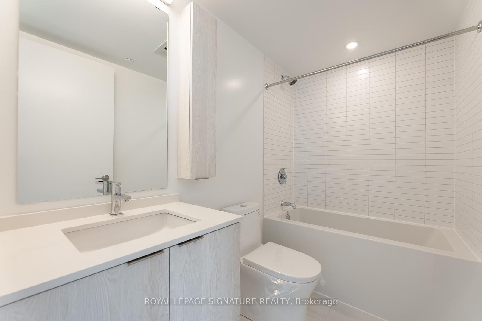 1204-86 Dundas Street E, Mississauga, ON - Indoor Photo Showing Bathroom