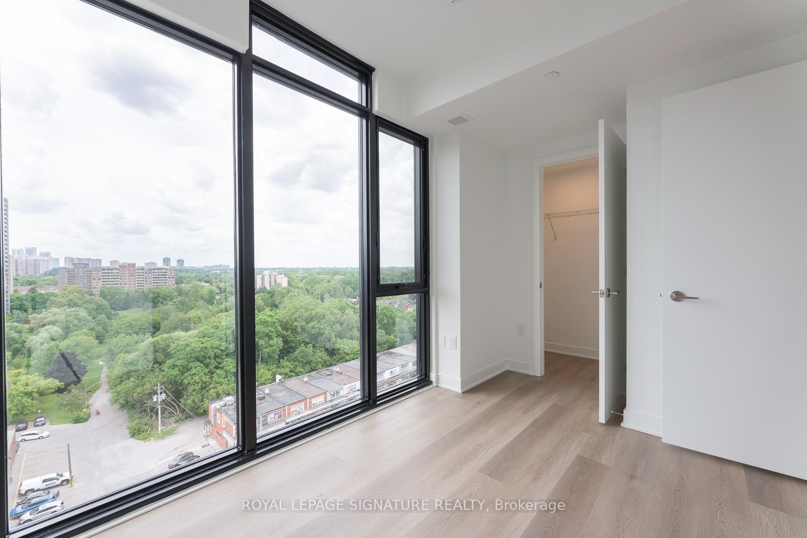 1204-86 Dundas Street E, Mississauga, ON - Indoor Photo Showing Other Room