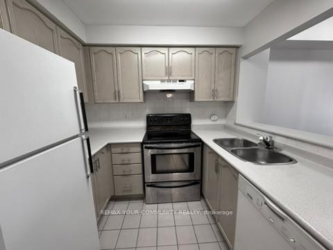 306-1000 Sheppard Avenue W, Toronto, ON - Indoor Photo Showing Kitchen With Double Sink