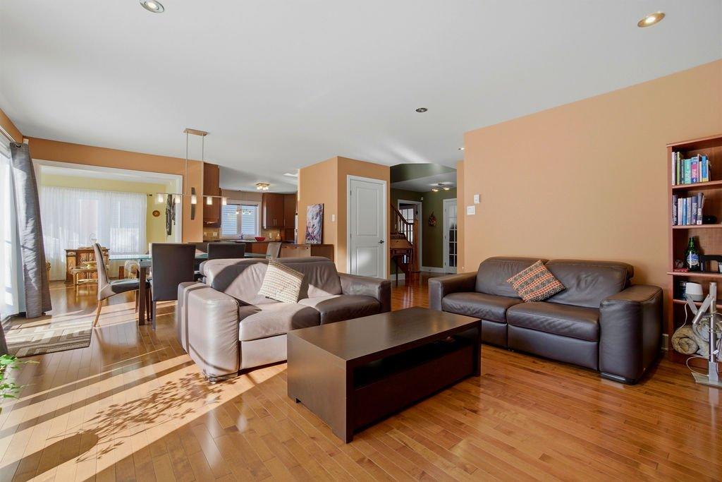 Living room - 1447 Boul. Maisonneuve, Saint-Jérôme, QC - Indoor Photo Showing Living Room