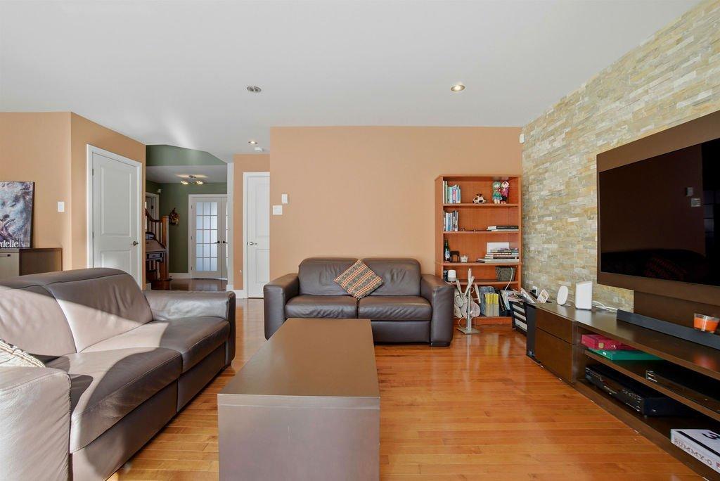 Living room - 1447 Boul. Maisonneuve, Saint-Jérôme, QC - Indoor Photo Showing Living Room
