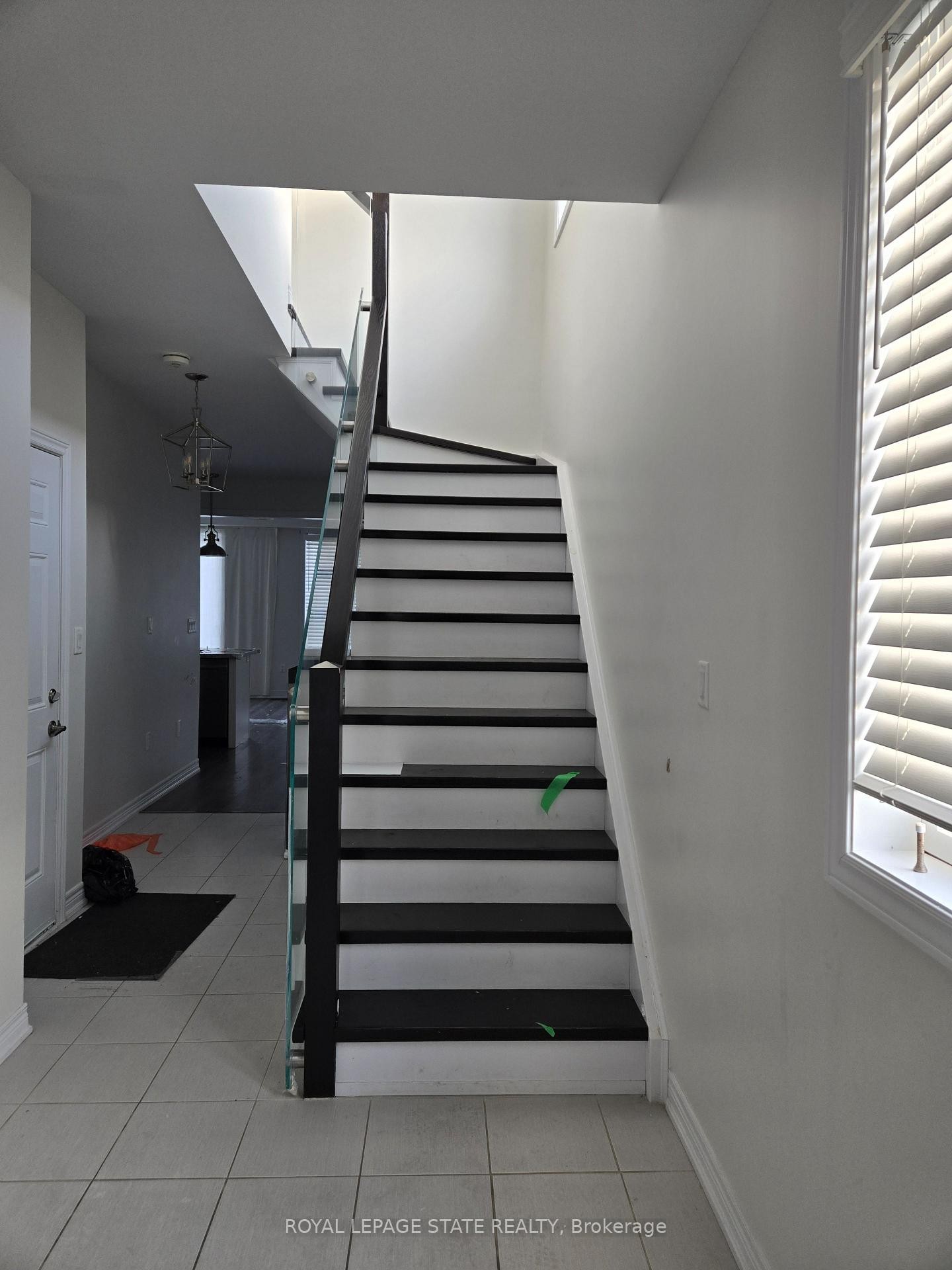 180-1890 Rymal Road E, Hamilton, ON - Indoor Photo Showing Other Room