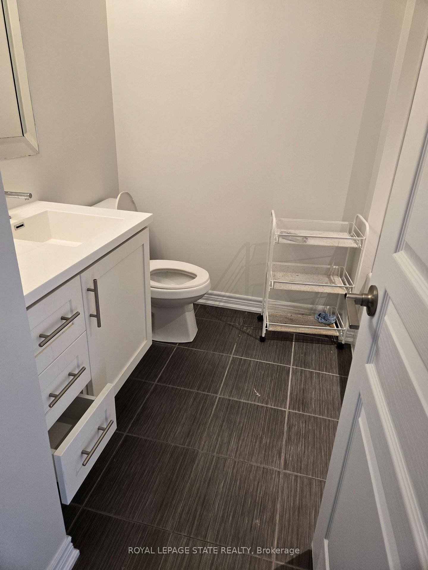 180-1890 Rymal Road E, Hamilton, ON - Indoor Photo Showing Bathroom