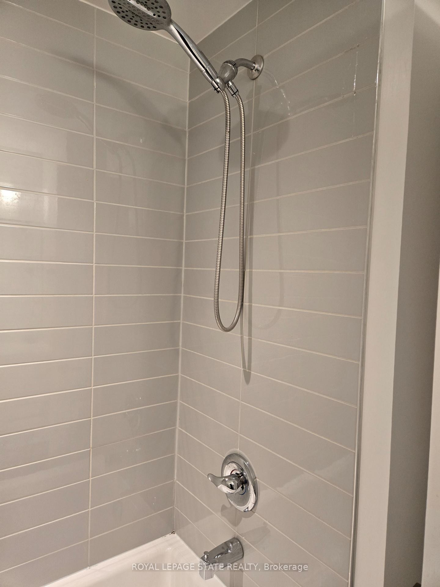 180-1890 Rymal Road E, Hamilton, ON - Indoor Photo Showing Other Room