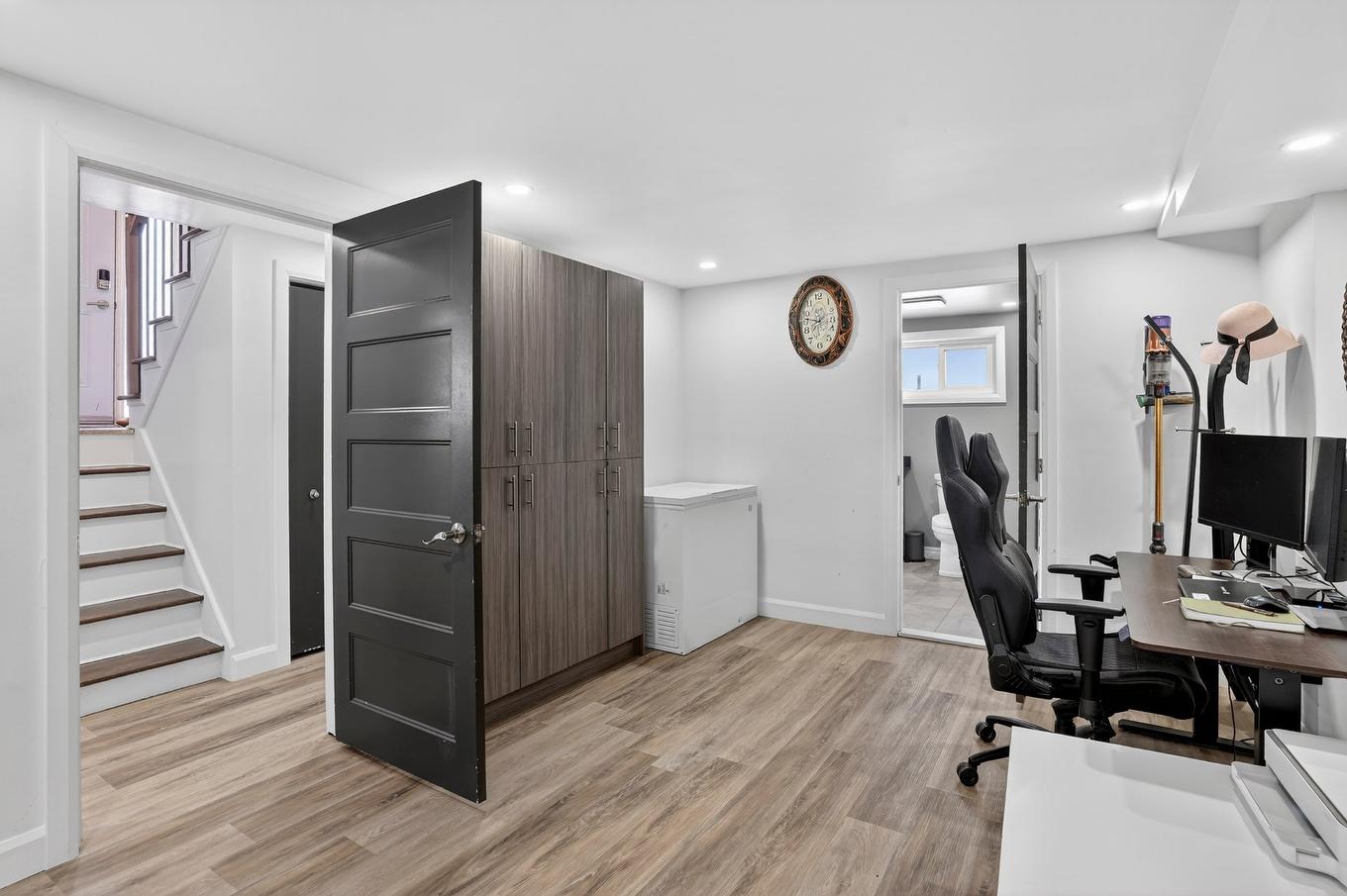 Family room - 121 Rue De Cadillac, Châteauguay, QC - Indoor Photo Showing Other Room