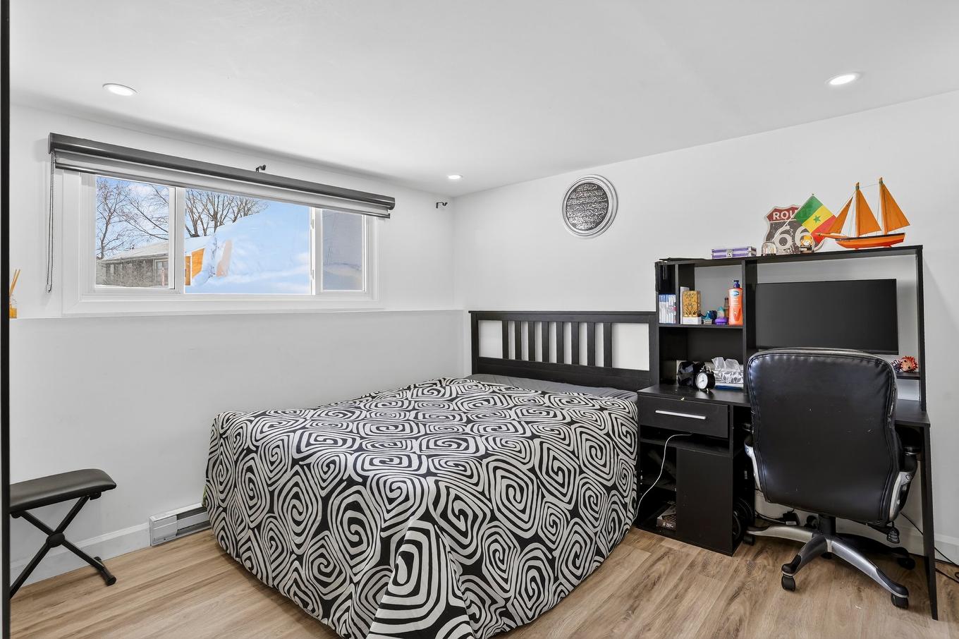 Bedroom - 121 Rue De Cadillac, Châteauguay, QC - Indoor Photo Showing Bedroom