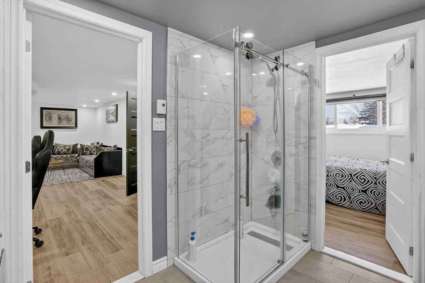 Bathroom - 121 Rue De Cadillac, Châteauguay, QC - Indoor Photo Showing Bathroom