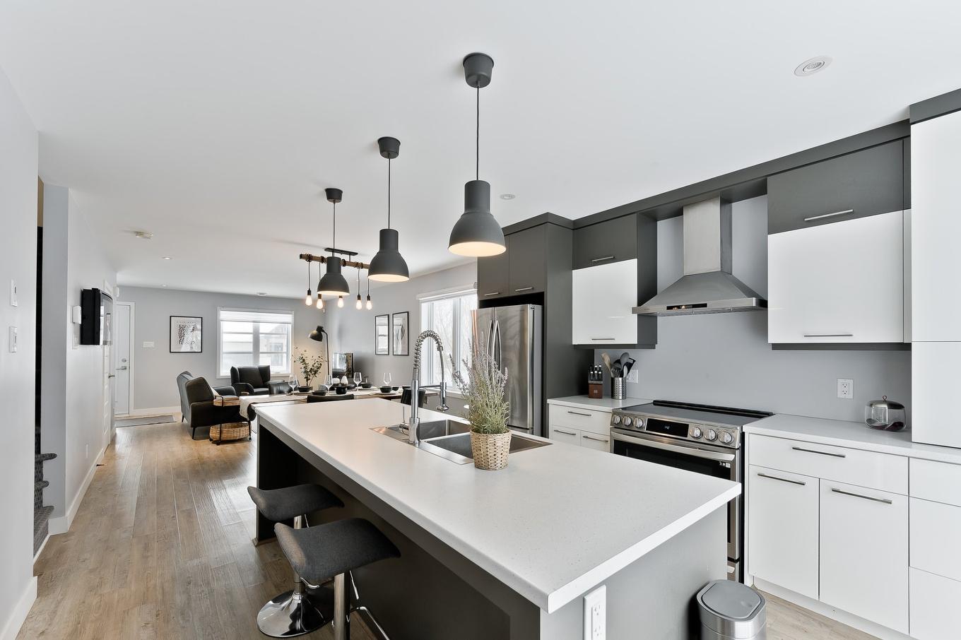 Kitchen - 70 Rue Raymond-Auger, Sherbrooke (Brompton/Rock Forest/Saint-Élie/Deauville), QC - Indoor Photo Showing Kitchen With Double Sink With Upgraded Kitchen