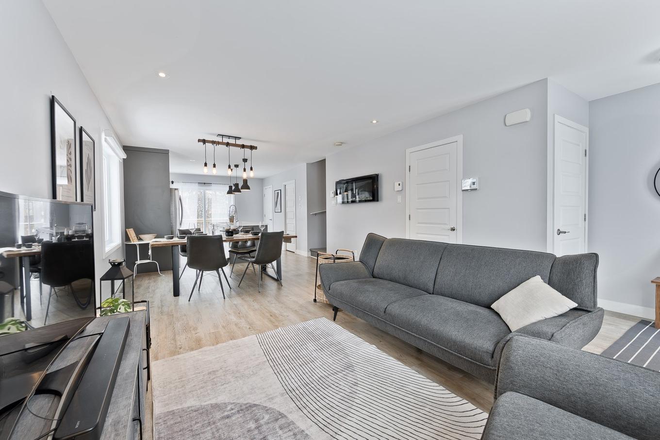 Overall view - 70 Rue Raymond-Auger, Sherbrooke (Brompton/Rock Forest/Saint-Élie/Deauville), QC - Indoor Photo Showing Living Room