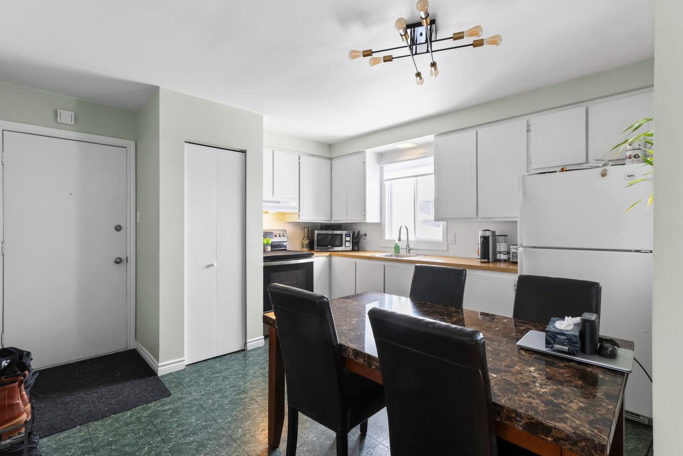 Dining room - 23 Rue Virginie, Salaberry-De-Valleyfield, QC - Indoor Photo Showing Other Room