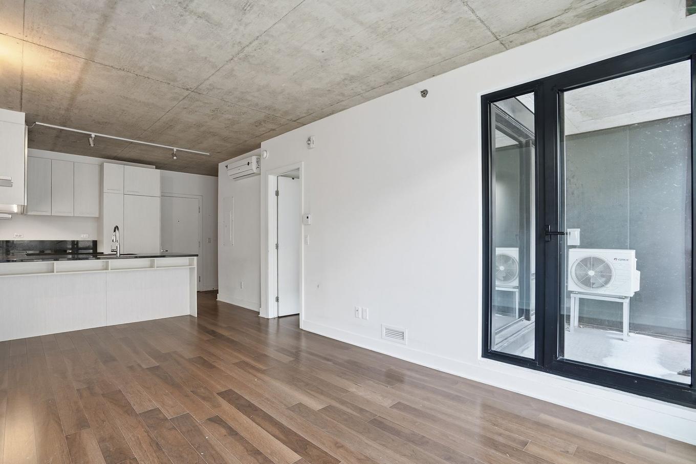 Living room - 409-198 Rue Ann, Montréal (Le Sud-Ouest), QC - Indoor Photo Showing Kitchen