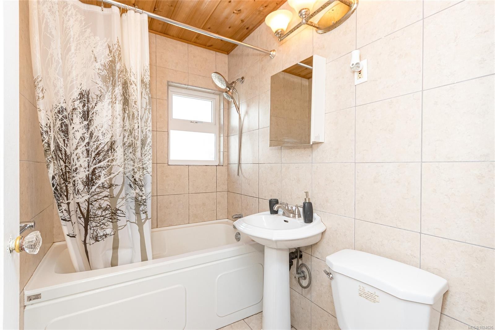 1645 Haultain St, Victoria, BC