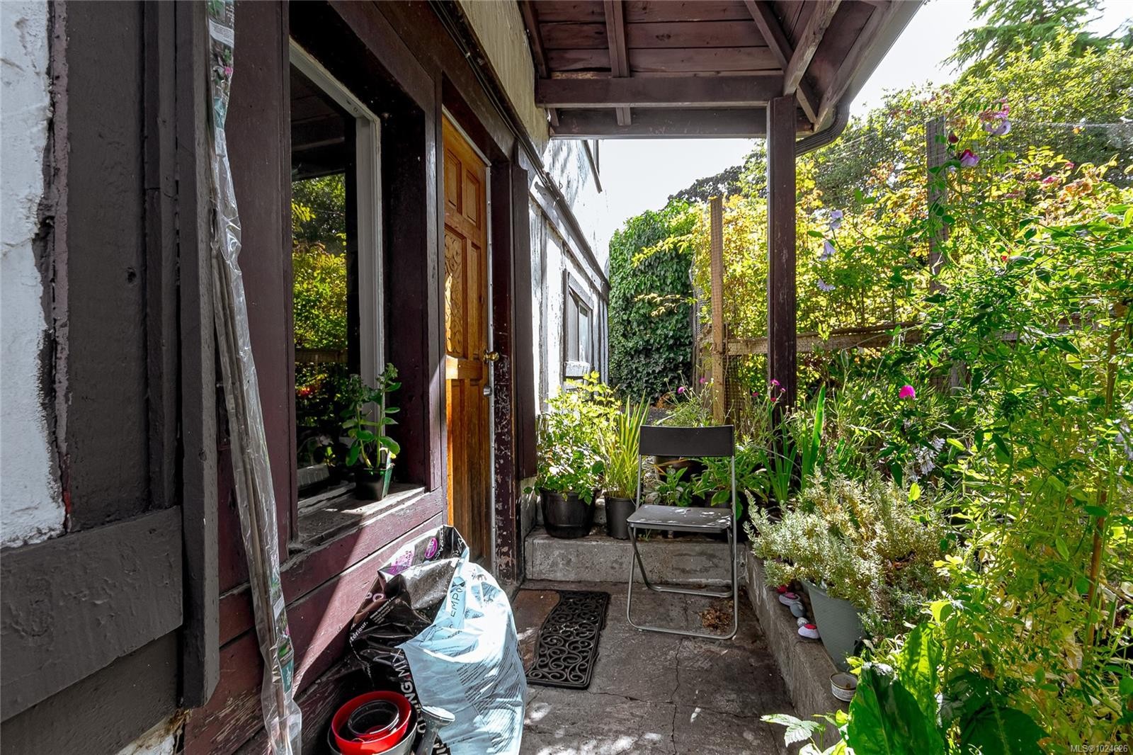 1645 Haultain St, Victoria, BC