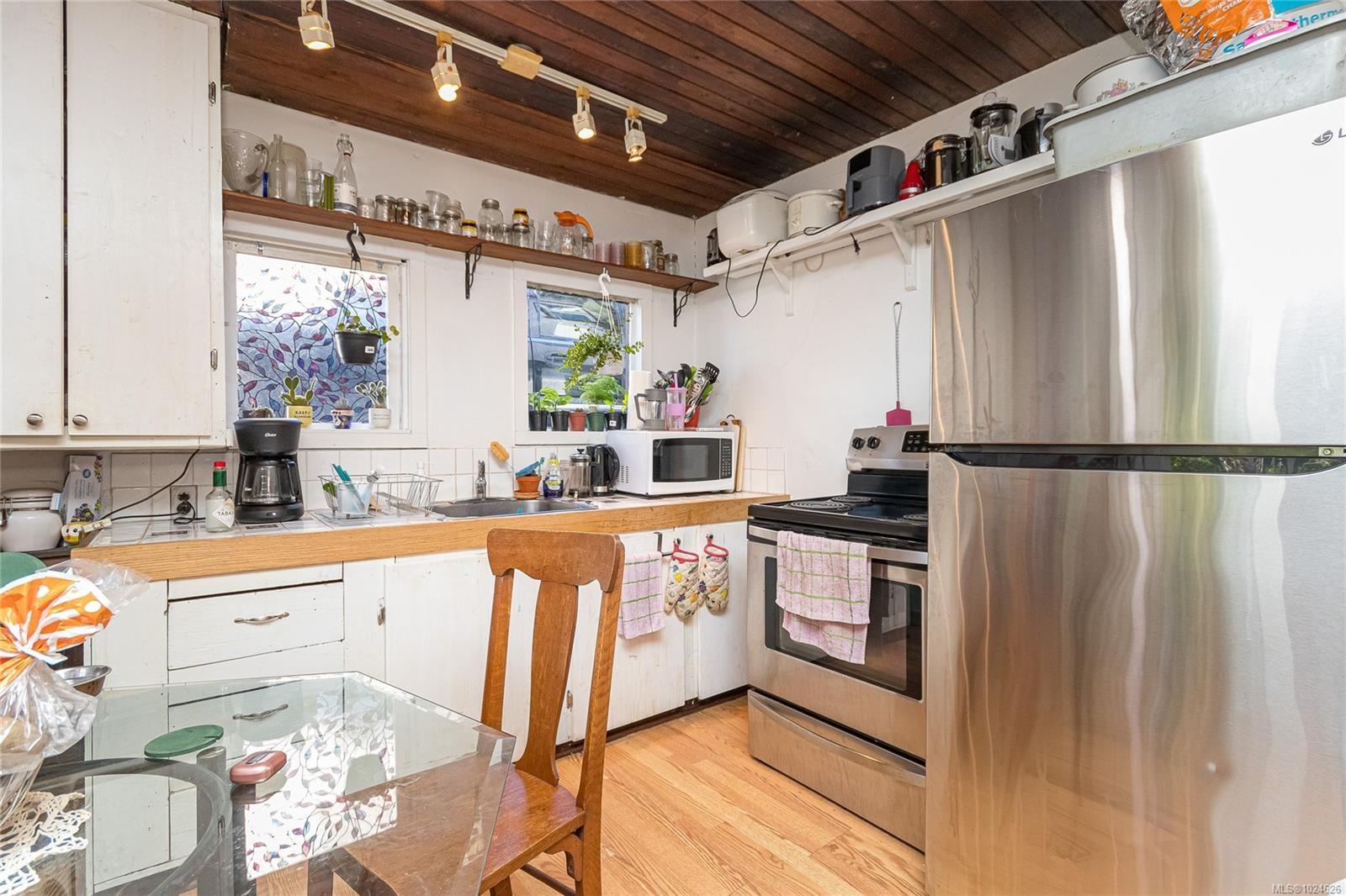 1645 Haultain St, Victoria, BC