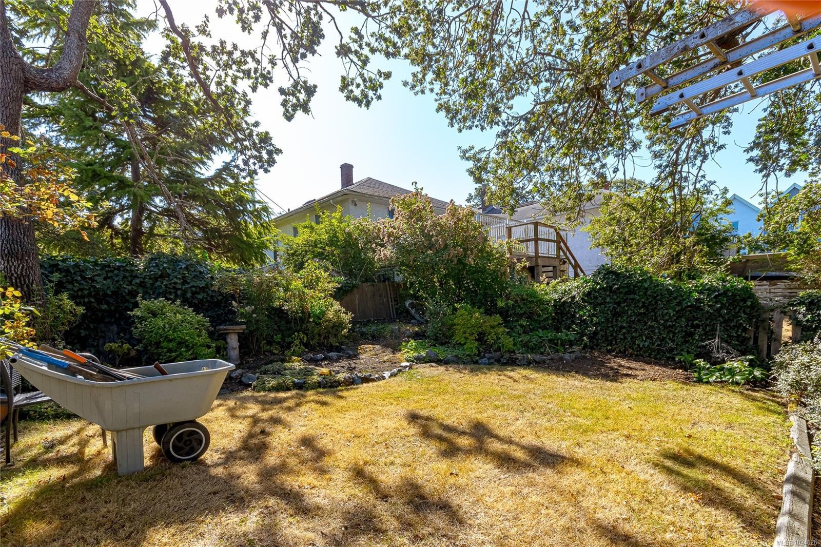 1645 Haultain St, Victoria, BC