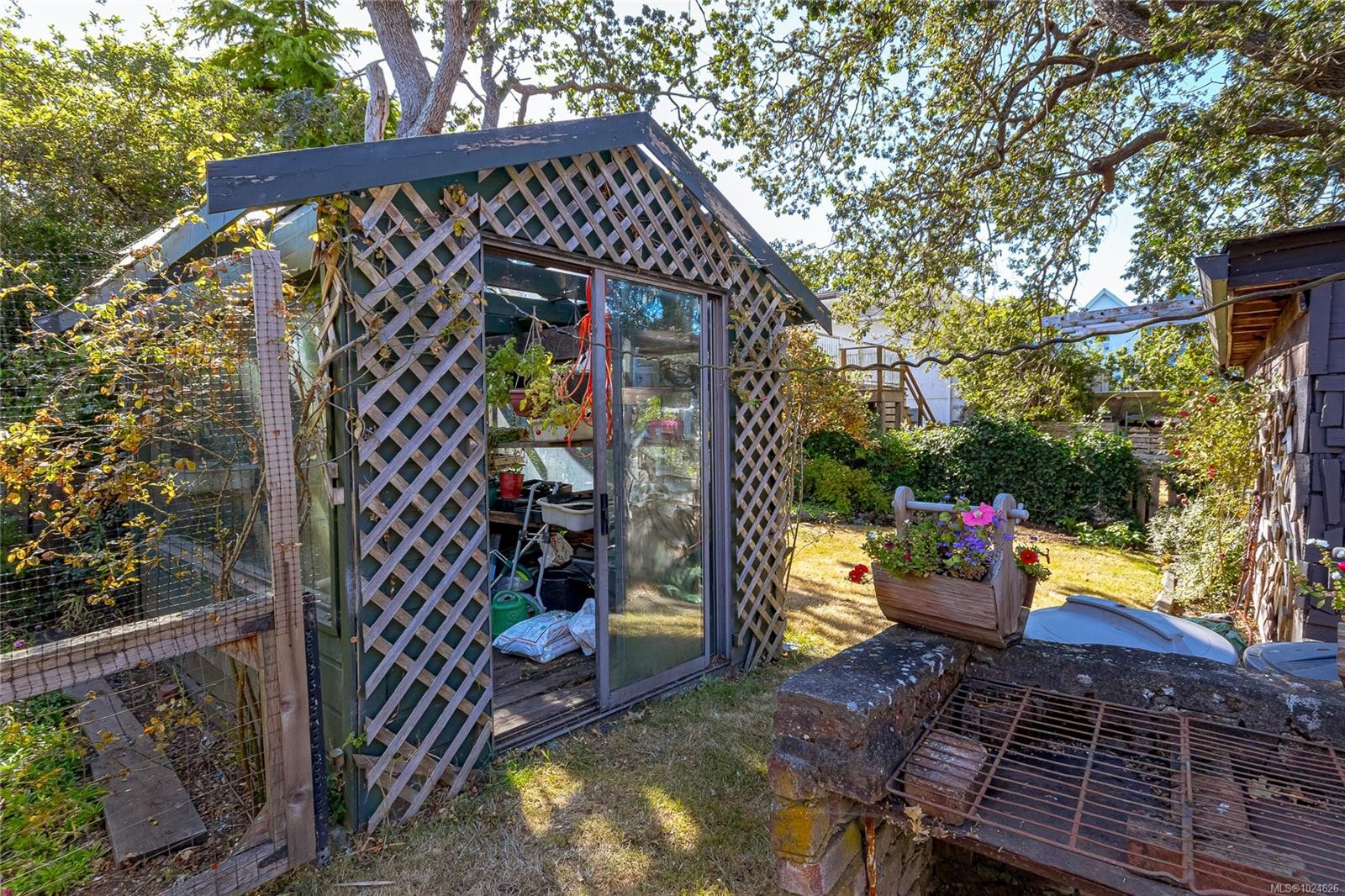 1645 Haultain St, Victoria, BC