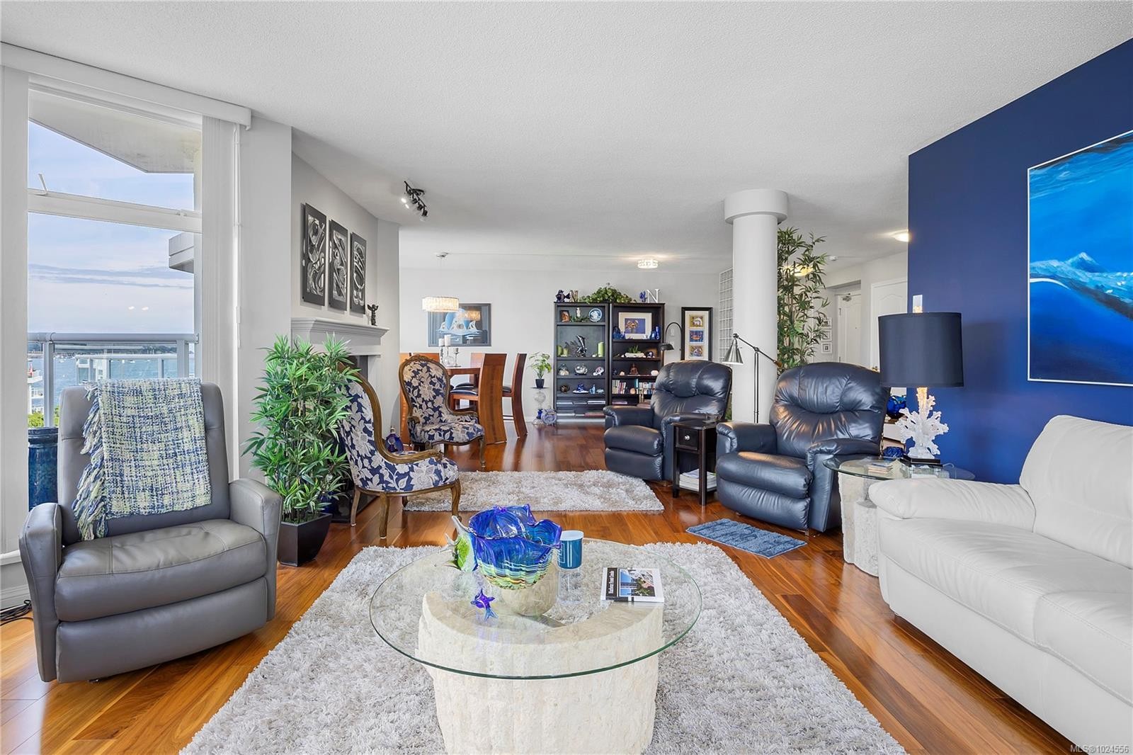 502-158 Promenade Dr, Nanaimo, BC - Indoor Photo Showing Living Room