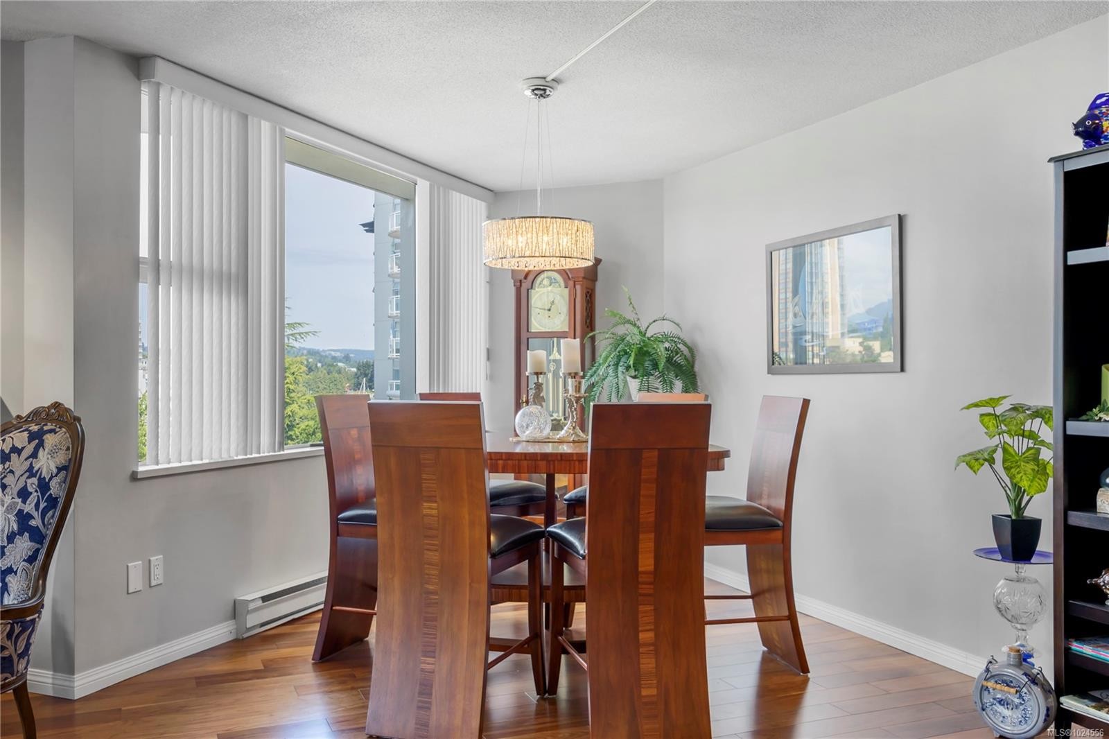 502-158 Promenade Dr, Nanaimo, BC - Indoor Photo Showing Dining Room