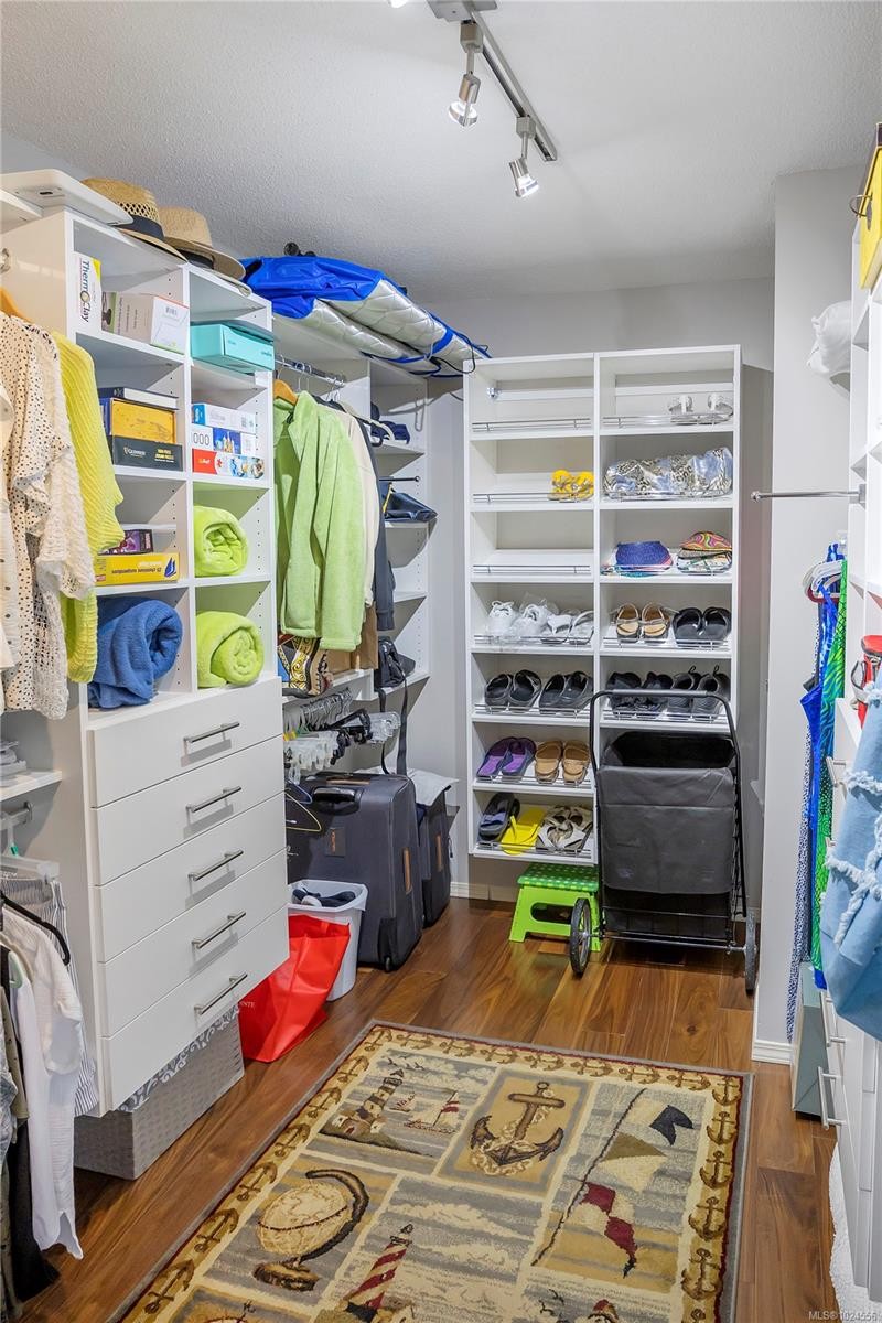 502-158 Promenade Dr, Nanaimo, BC - Indoor With Storage