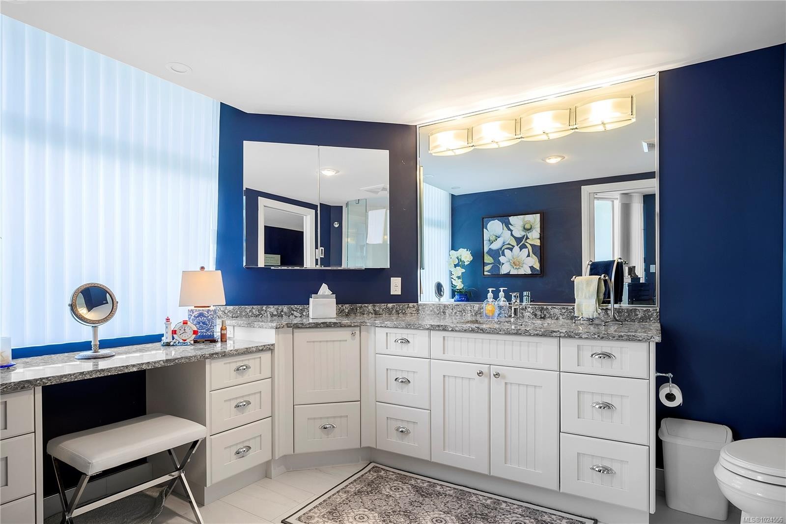 502-158 Promenade Dr, Nanaimo, BC - Indoor Photo Showing Bathroom