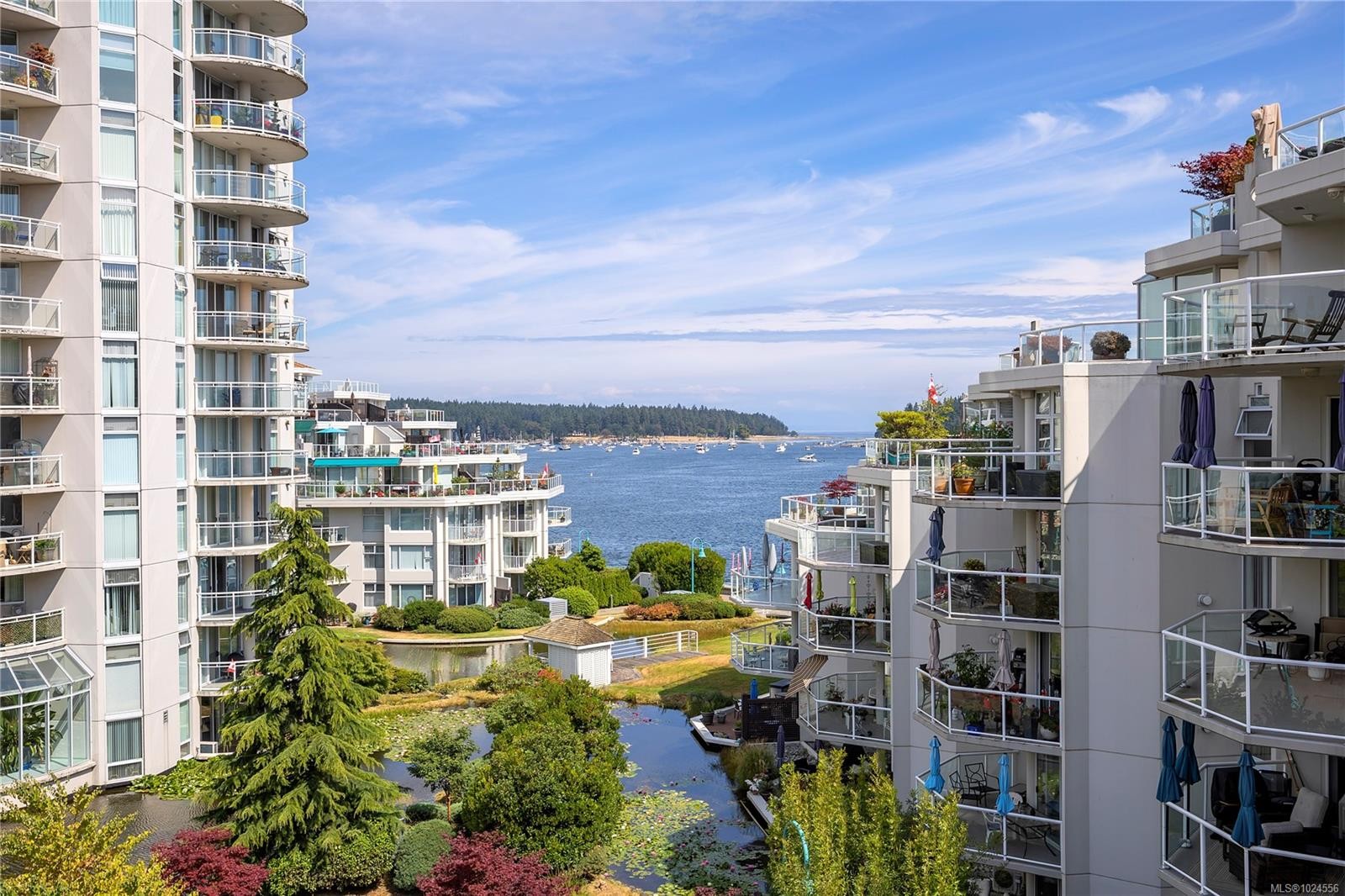 502-158 Promenade Dr, Nanaimo, BC - Outdoor With Body Of Water