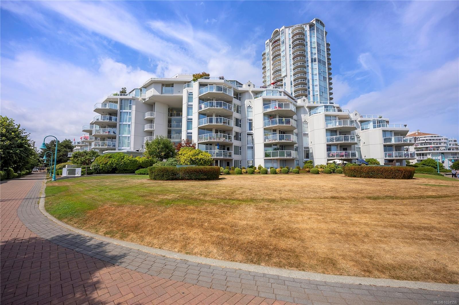 502-158 Promenade Dr, Nanaimo, BC - Outdoor With Facade