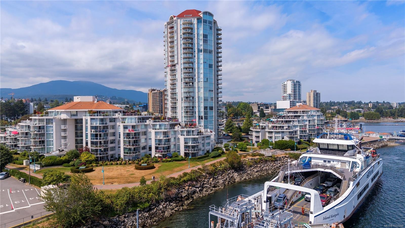 502-158 Promenade Dr, Nanaimo, BC - Outdoor With Body Of Water With Facade