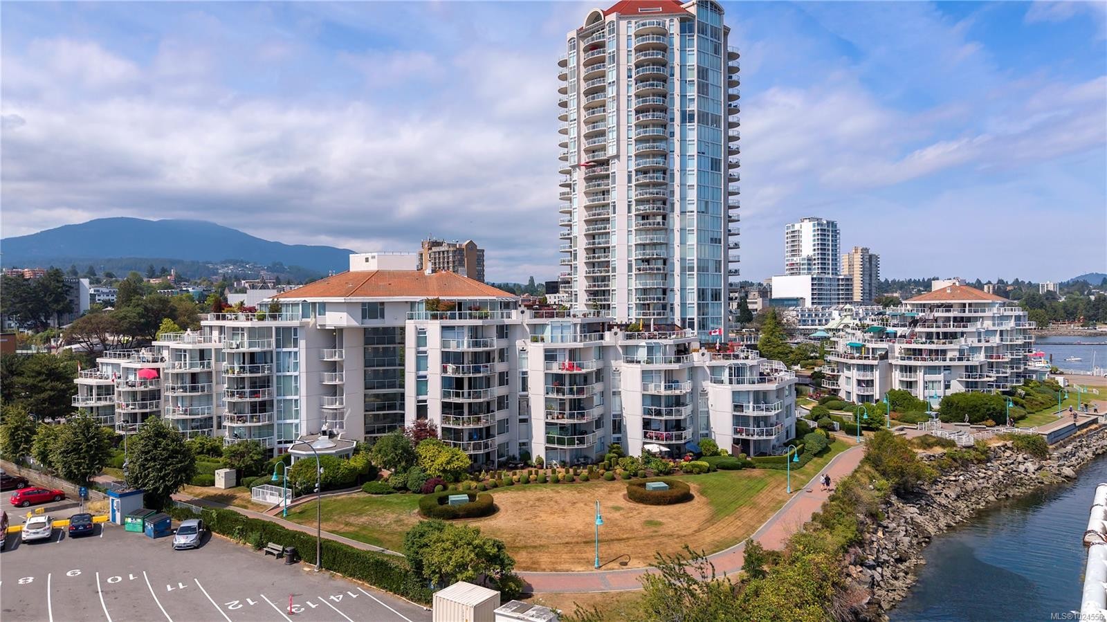 502-158 Promenade Dr, Nanaimo, BC - Outdoor With Body Of Water With Facade