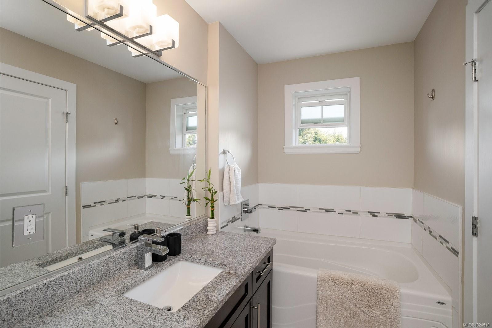 3-555 Niagara St, Victoria, BC