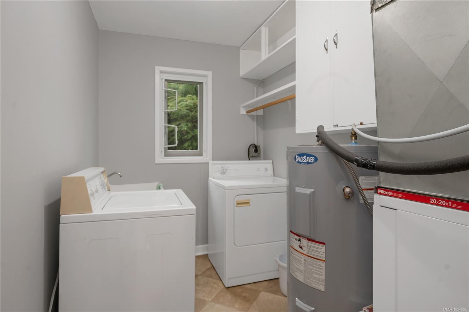 1260 Sayward Rd, Sayward, BC - Indoor Photo Showing Laundry Room