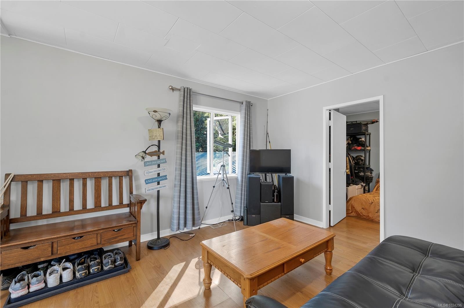 1260 Sayward Rd, Sayward, BC - Indoor