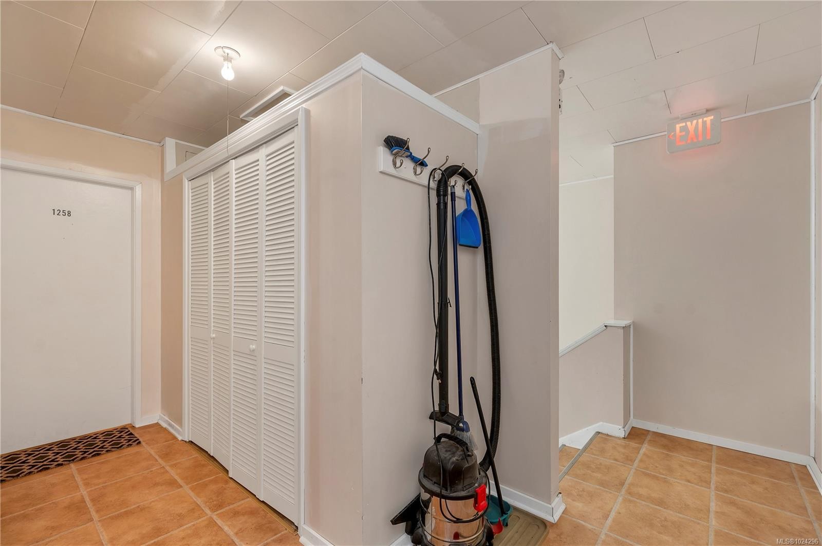 1260 Sayward Rd, Sayward, BC - Indoor Photo Showing Other Room