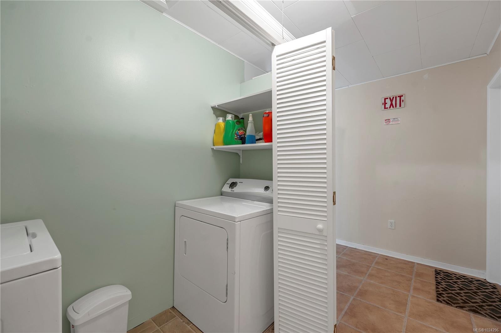 1260 Sayward Rd, Sayward, BC - Indoor Photo Showing Laundry Room