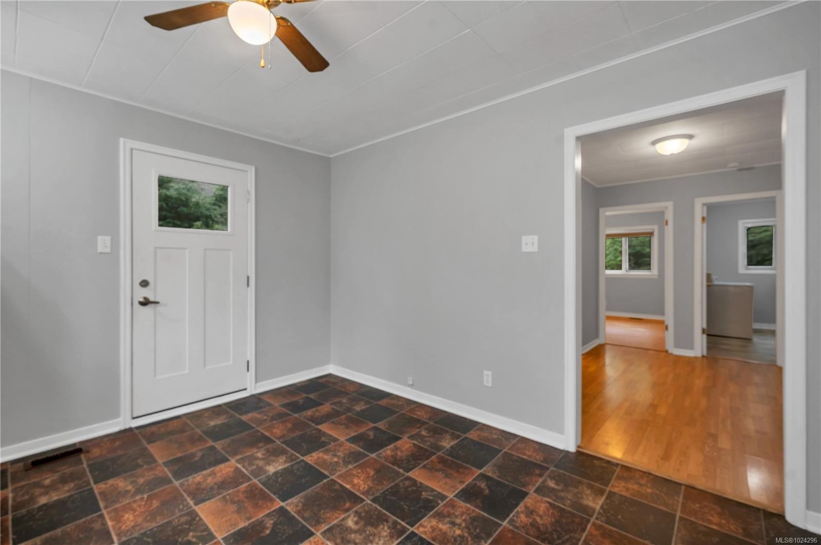 1260 Sayward Rd, Sayward, BC - Indoor Photo Showing Other Room