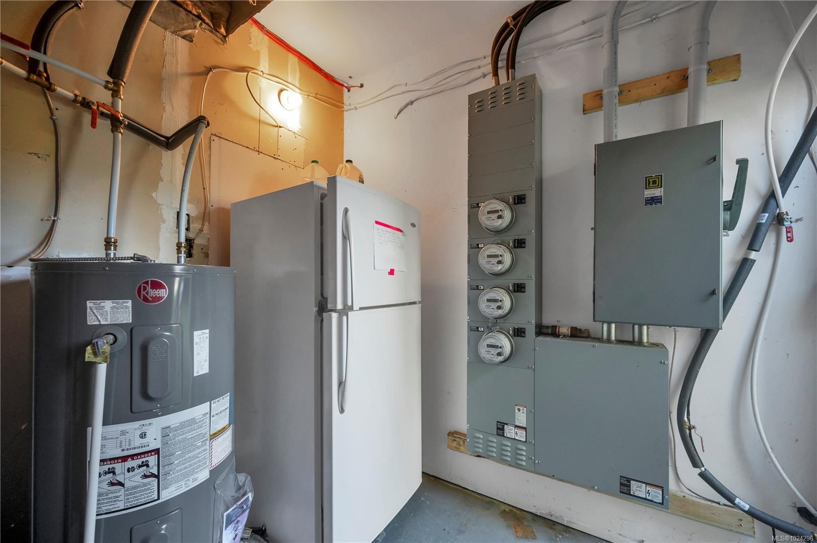 1260 Sayward Rd, Sayward, BC - Indoor Photo Showing Other Room