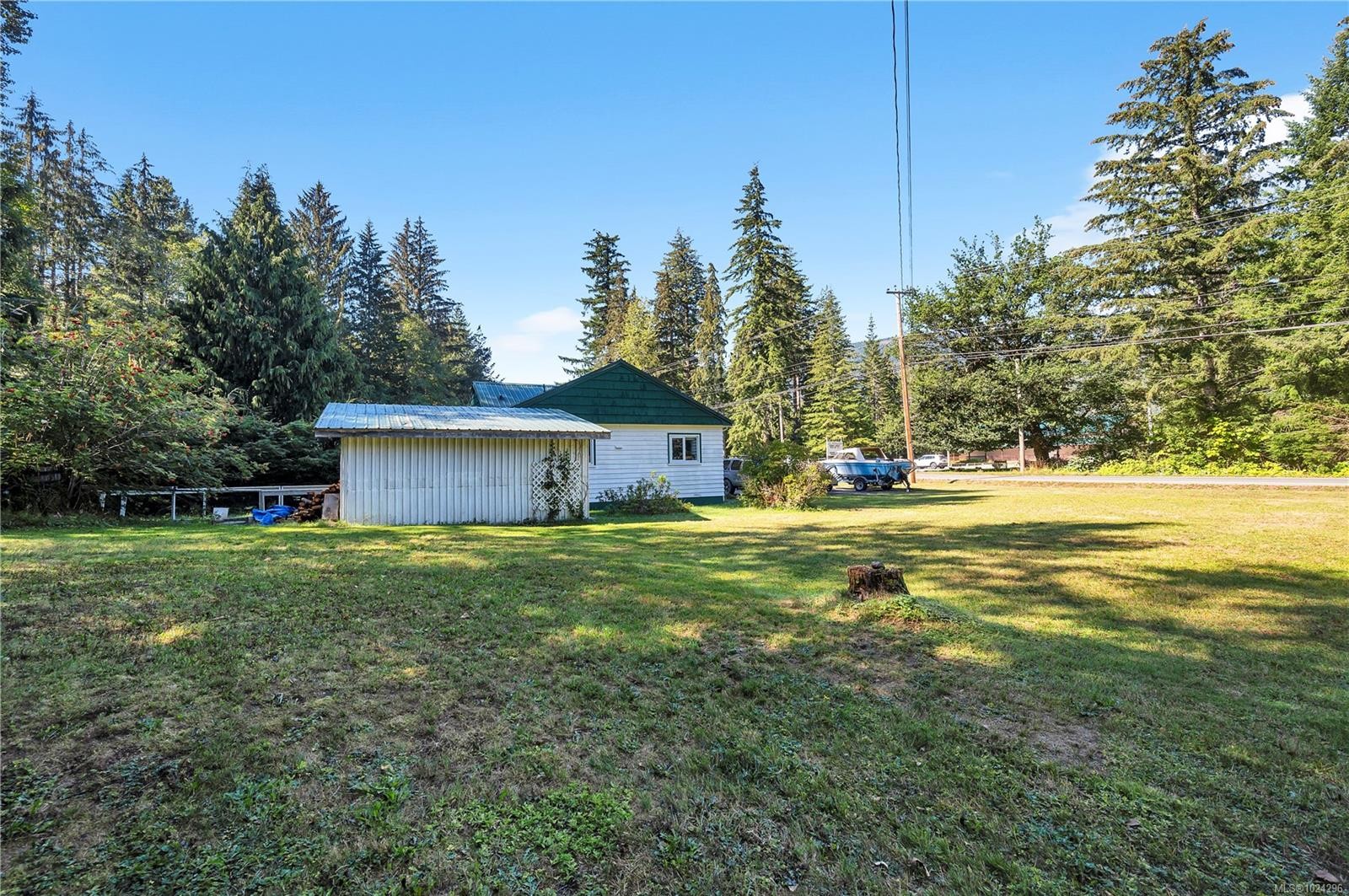 1260 Sayward Rd, Sayward, BC - Outdoor