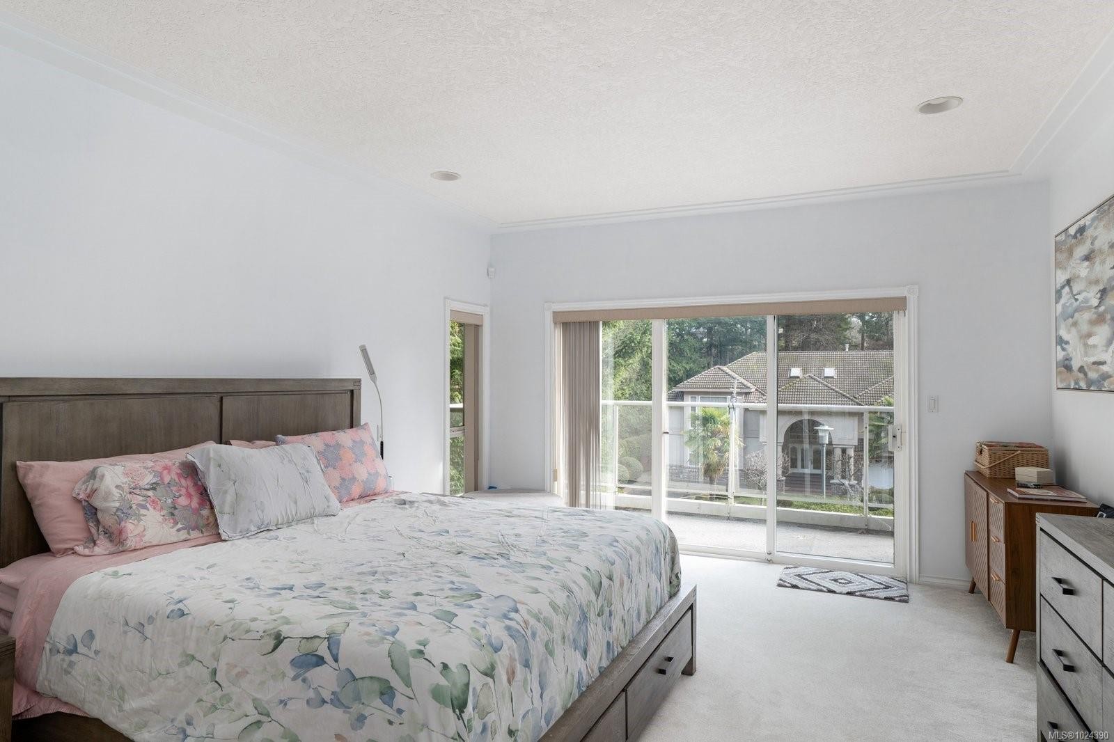 4652 Boulderwood Dr, Saanich, BC