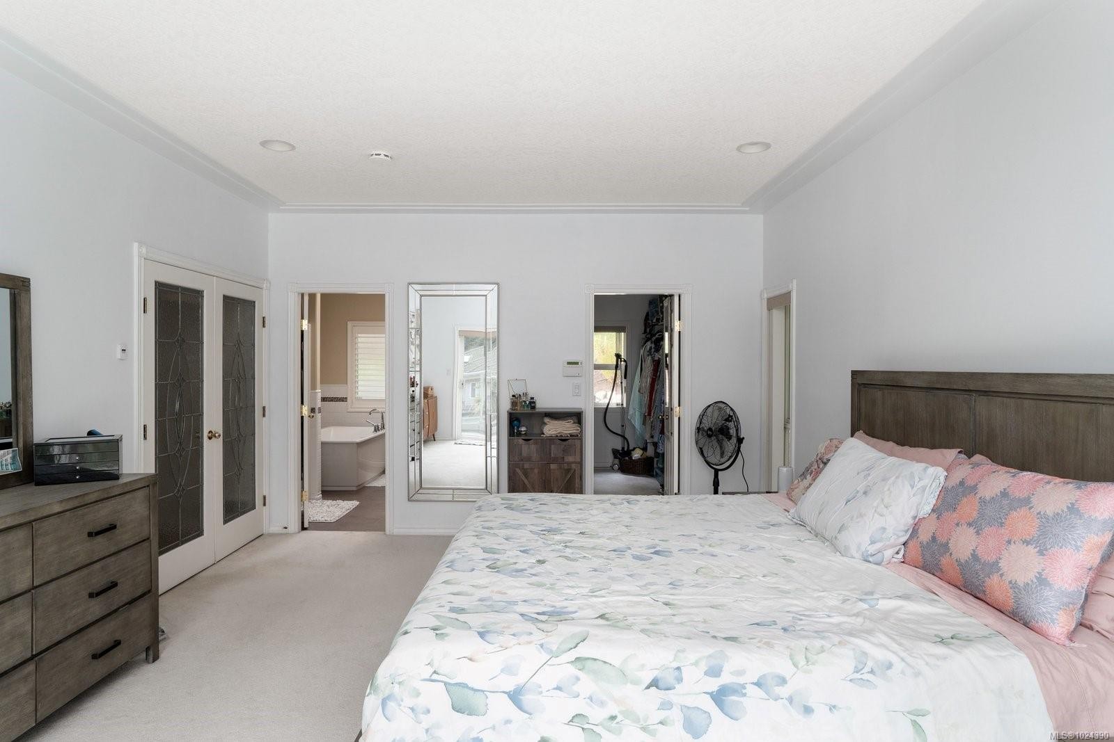 4652 Boulderwood Dr, Saanich, BC