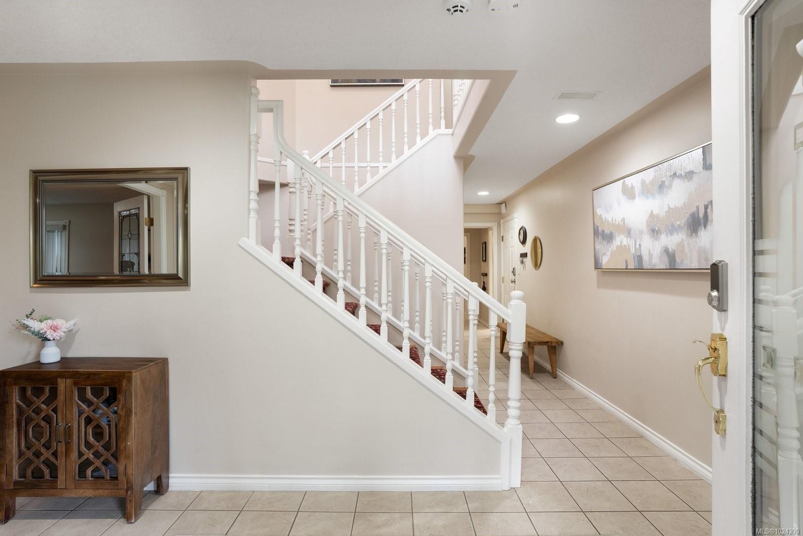 4652 Boulderwood Dr, Saanich, BC