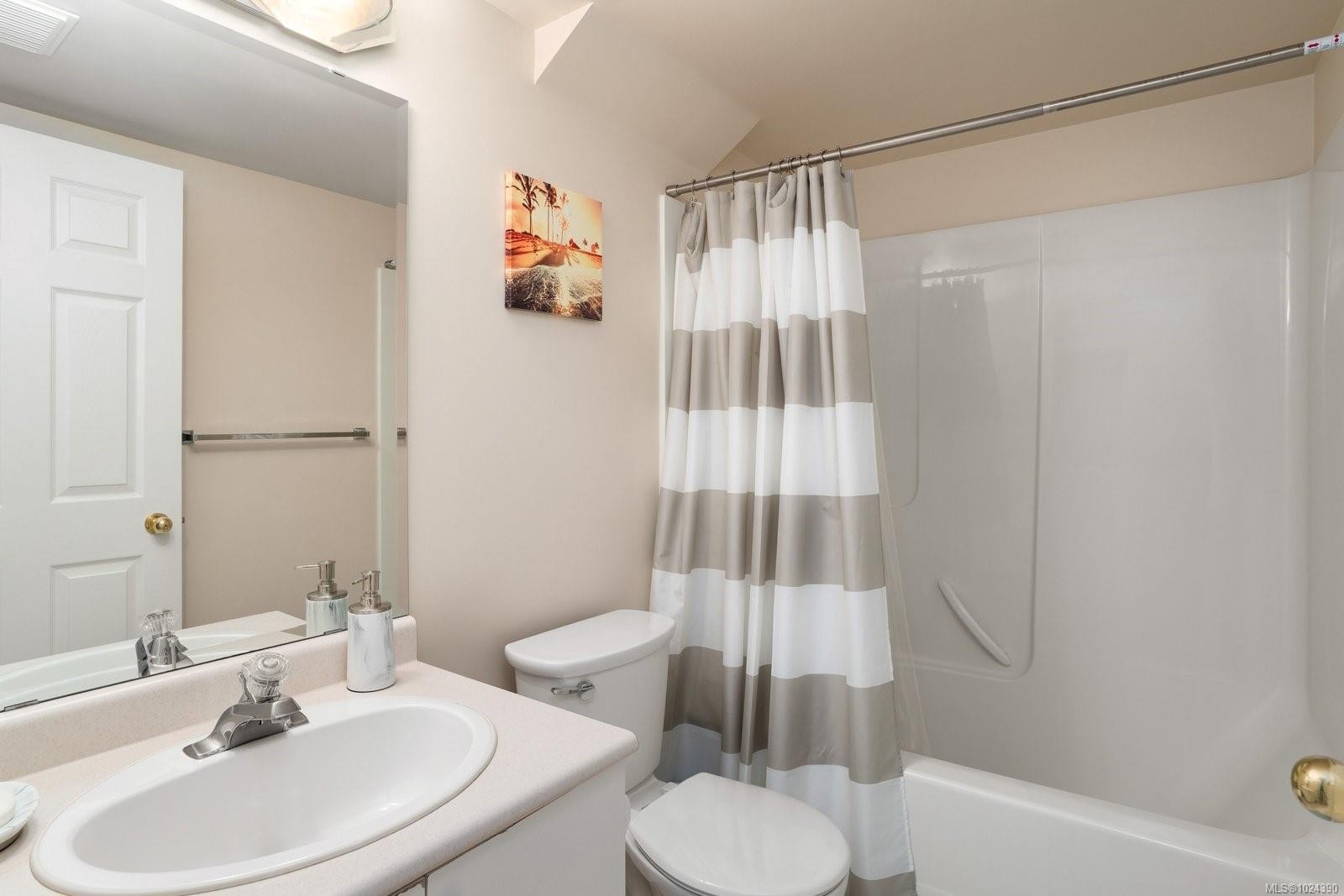 4652 Boulderwood Dr, Saanich, BC