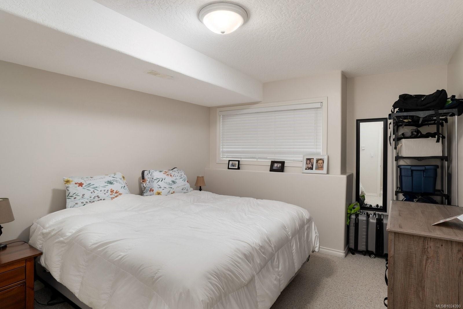 4652 Boulderwood Dr, Saanich, BC