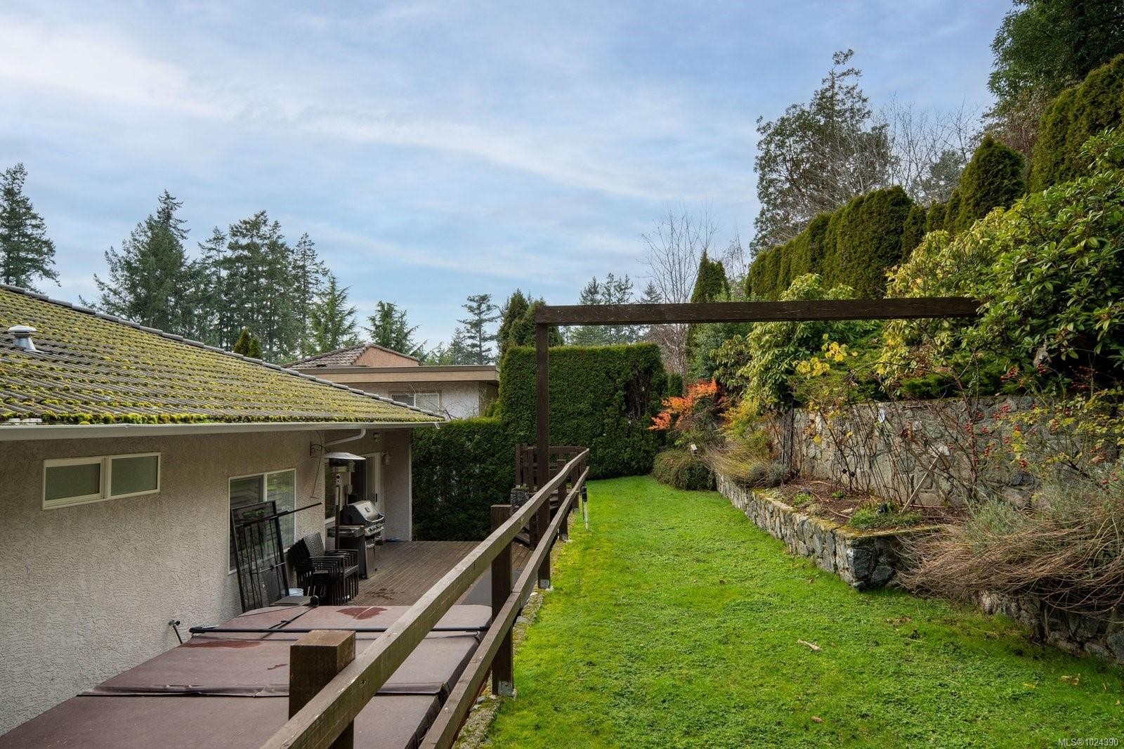 4652 Boulderwood Dr, Saanich, BC