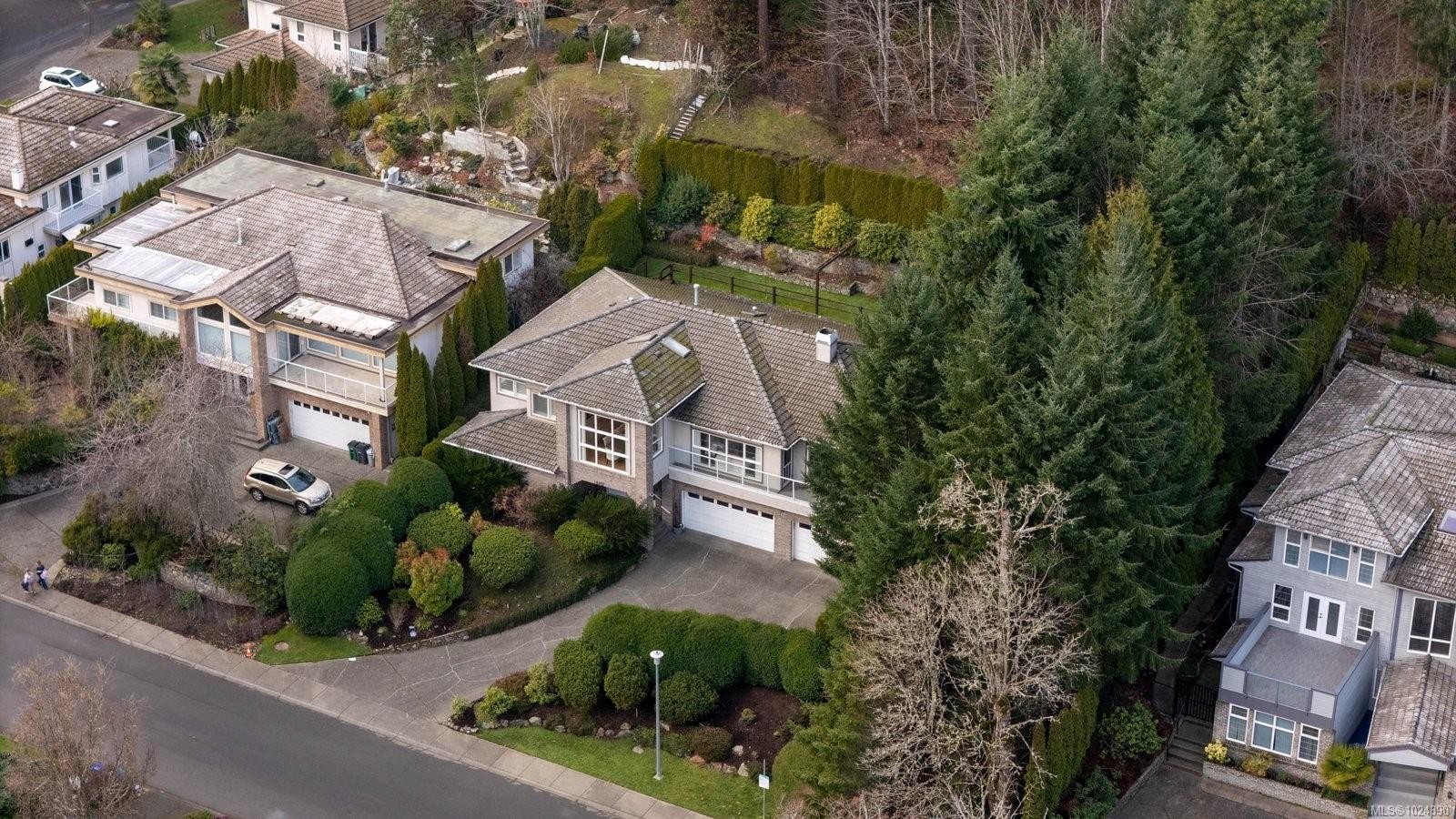 4652 Boulderwood Dr, Saanich, BC