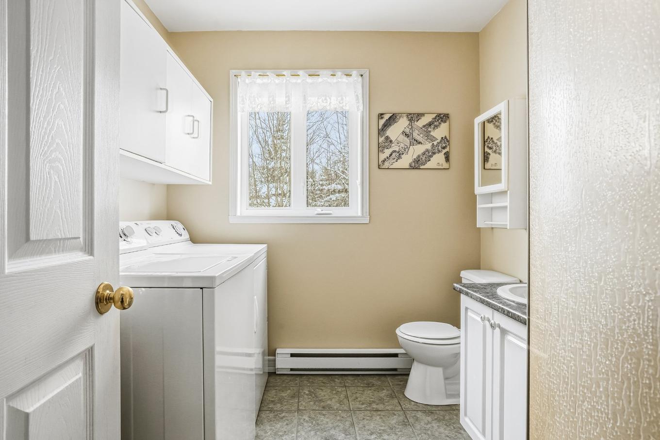 Salle de bains - 3584 Rue Des Châtaigniers, Sherbrooke (Brompton/Rock Forest/Saint-Élie/Deauville), QC - Indoor Photo Showing Laundry Room