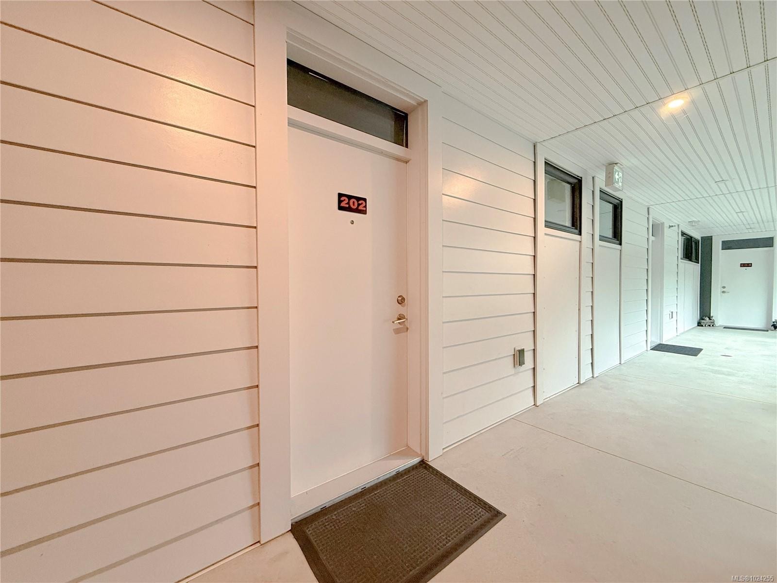 202-684 Island Hwy South, Campbell River, BC - Outdoor With Exterior