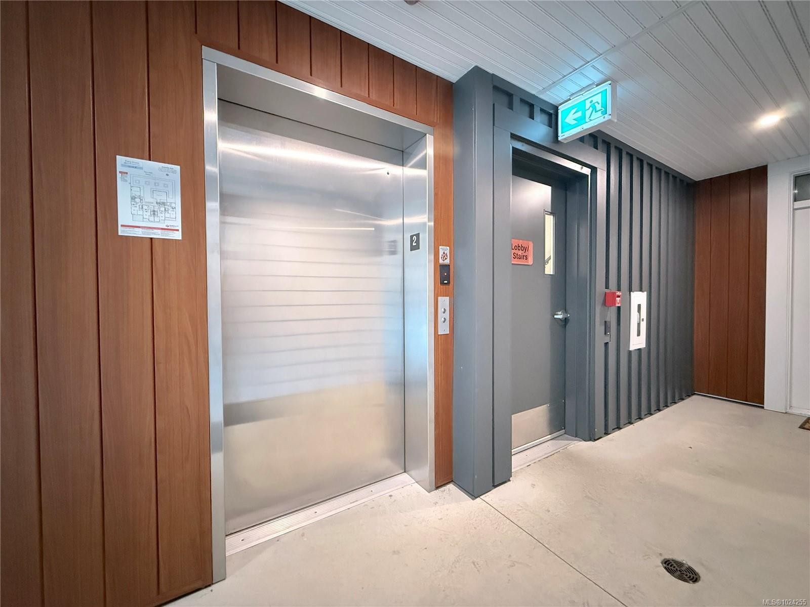 202-684 Island Hwy South, Campbell River, BC - Indoor Photo Showing Other Room