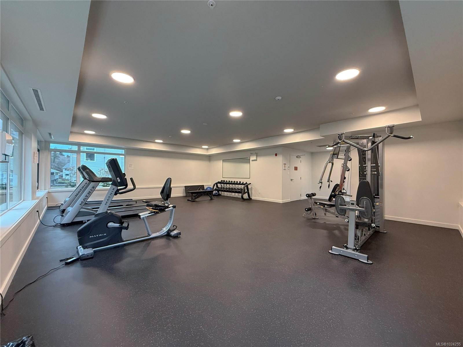 202-684 Island Hwy South, Campbell River, BC - Indoor Photo Showing Gym Room